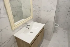 Very nice spacious house 10 minutes walk from the center or 3 minutes by subway - Image 4