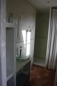 Karakterbygning på stor skovklædt grund med privat have. - Image 5