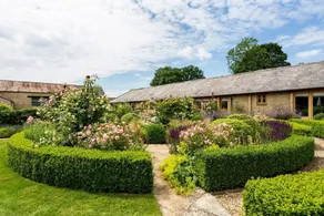 Lavender Farmhouse - Five Bedroom Villa, Sleeps 10 - Image 4