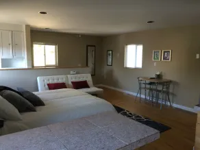 Hill Top Flat With Wifi, Parkering og A / C - Image 5