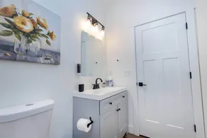 Modern Luxury 5BR 4BA with Heated Pool and EV Charge - Image 4