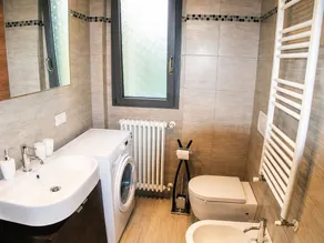 Modern möblierte 3-Zimmer-Wohnung mit Terrasse,  Garten & Panoramaseesicht - Image 3