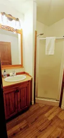 RENOVATED- Ski in&out /Walk to village/ Corner Unit/Pool (summer) Sunny/Views/AC - Image 4