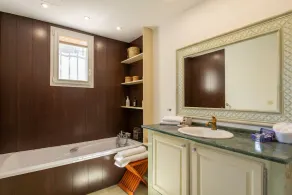 Mas de Murs - A beautiful 5 bedroom house in the heart of the Luberon. - Image 2