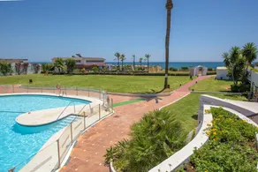 Air-Conditioned Vacation Home in Villa Complex with Pool, Beach, Spa, Gym & Wi-Fi - Image 5