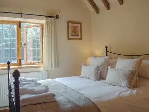 1 chambres à coucher à Tregynon - Image 2