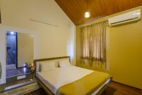 Lake View Holiday Villa Near Sula Wine Yard With 3 BdRms - Image 2