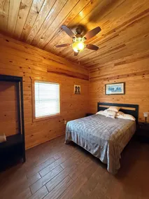 Texas Size, Pet Friendly Barndominium with Hot Tub Overlooking Toledo Bend Lake. - Image 5