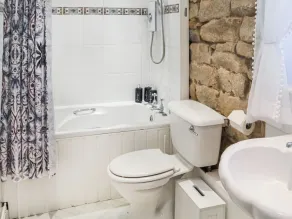 2 bedroom accommodation in East Woodburn - Image 3