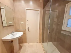 Zentrales und helles Apartment, 100 m vom Strand entfernt, renoviert mit WLAN und TV - Image 4
