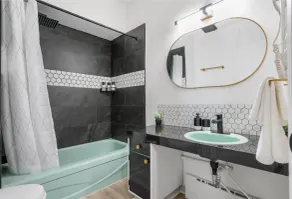 The Marble Sleeps 4 Guests DT 55 \" Smart TV - Image 2