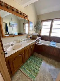 Lakeside Getaway! 35 mins from downtown Minneapolis & close to Mall of America - Image 3