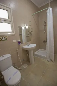 Lilly City Center Hostel - Image 4