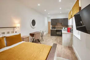 Host & Stay - Studio Pods - Image 5