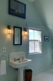 Sea Sparkle: Sunny Village Cottage med kunstnerstudio og panoramaudsigt over havet - Image 5