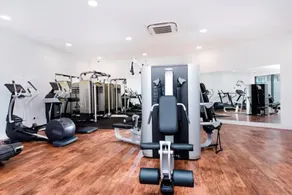 Luxury Top Floor Apartment in London - Image 2
