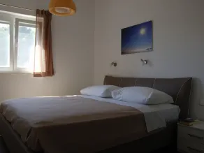 Comfortable Apartment With Roof Terrace and Sea View - Image 4