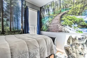 Luxurious Tranquil Home--10 minutes downtown - Image 2