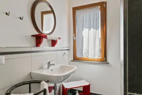 Avkopplande Bosa Bo med Veranda - Image 3