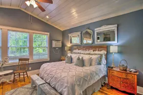 *NEW* King Bed/Fireplace/Jetted Tub/Free Bikes - Image 5