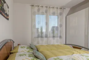 Modern apartment in a quiet location - Image 5