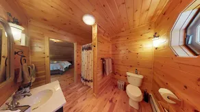 Cozy Cabin Getaway North of White Mountains - Image 5