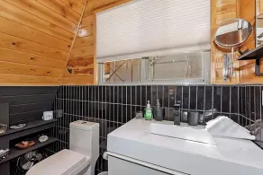 Acute A-frame Cabin w WiFi - Image 3
