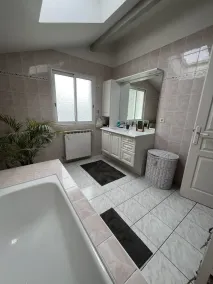Grande Villa Avec Piscine Chauffée Dans un Espace Sécurisé - Image 3