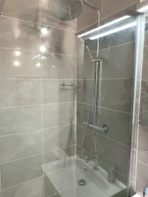 Agréable appartement 2 pièces dans résidence avec piscine - Image 2