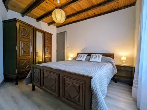 Cottage in the heart of the medieval village of Saint-Ilpize - Image 3
