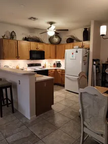 Comfortable Townhome in park like setting. Close to everything! - Image 3