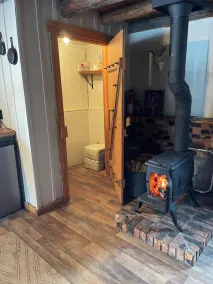 The Holmestead - Dry Cabin - Image 4
