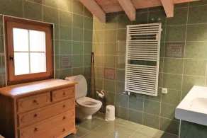 Large and very bright chalet for 10 people with large terrace, garden and a very nice view.Interior: - Image 2