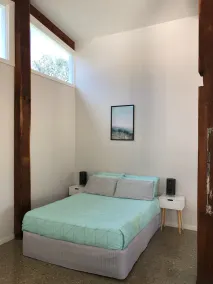 Bicentennial Oasis (Pet Friendly, FREE WIFI, Sleeps 8) - Image 3