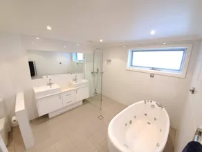 Holiday on the Waterfront in Pittwater -Beach, Swim, Kayak, Boat, Fish and More! - Image 3