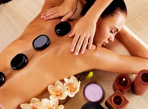 Royaume des Bulles-Evasion pool, jacuzzi, spa, massages & Champagne bubbles - Image 3