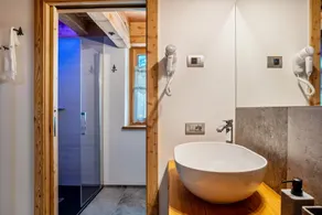 'Volo Dell'aquila' Apartment with Private Sauna and Mountain Views - Image 5