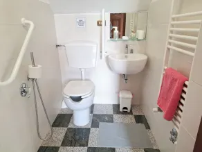 By the sea, 3 bedrooms, garden, and private parking spaces, near Lerici and the Cinque Terre - Image 3