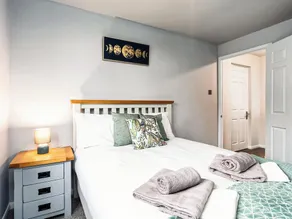 3 bedroom accommodation in Sheffield - Image 4