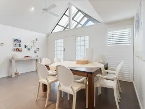 Kos Place by Ready Set Stay- WIFI, Fireplace, Linen, Towels, Walk to the Beach - Image 2