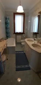 Villa 3 piani indipendente con garage e giardino privato - Image 3