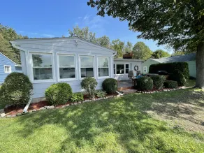 Escape to Tranquility: Lakefront Cottage Just Minutes from Ann Arbor, MI\" - Image 5
