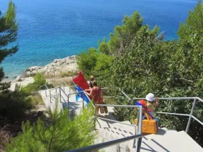 101 room with sea view, balcony & hot tub access - Image 3