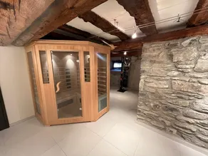 Magnificent, fully renovated town house - Image 2
