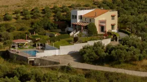 4-Bedroom Hillside Home with 50sqm Private Pool, amazing seaviews, only 10min to town! - Image 5