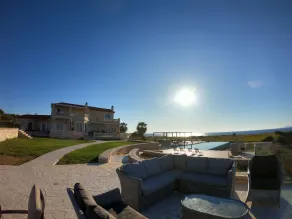 Villa de luxo - 7 quartos, piscina privada grande, vista para o mar, acesso direto à praia - Image 5