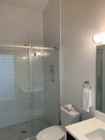 Magnificent two bedroom large balconies amazing views - Image 3