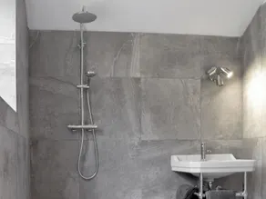 4 bedroom accommodation in Mold - Image 4