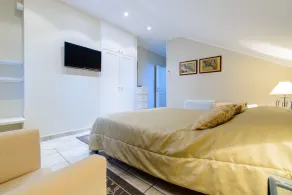MAR Residence - Image 5