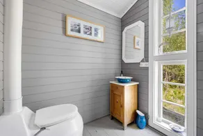 Vestlandet. Usædvanligt arkitekttegnet sommerhus. Fredelige omgivelser. I nærheden af vand. - Image 2